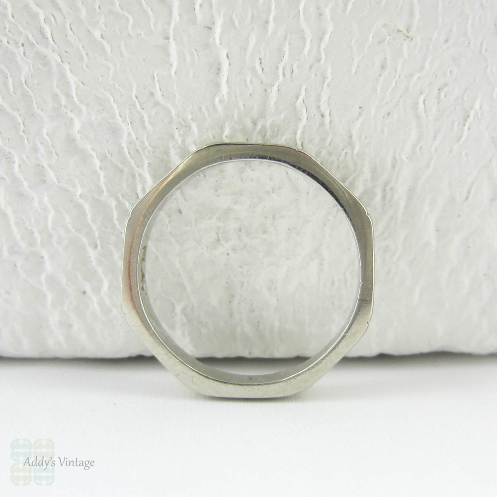 Vintage Floral Engraved Platinum Ring, Wedding Ring in a Faceted Shaped with Foliate Style Engraving. Mid 20th Century, Size I.5, 4.5.