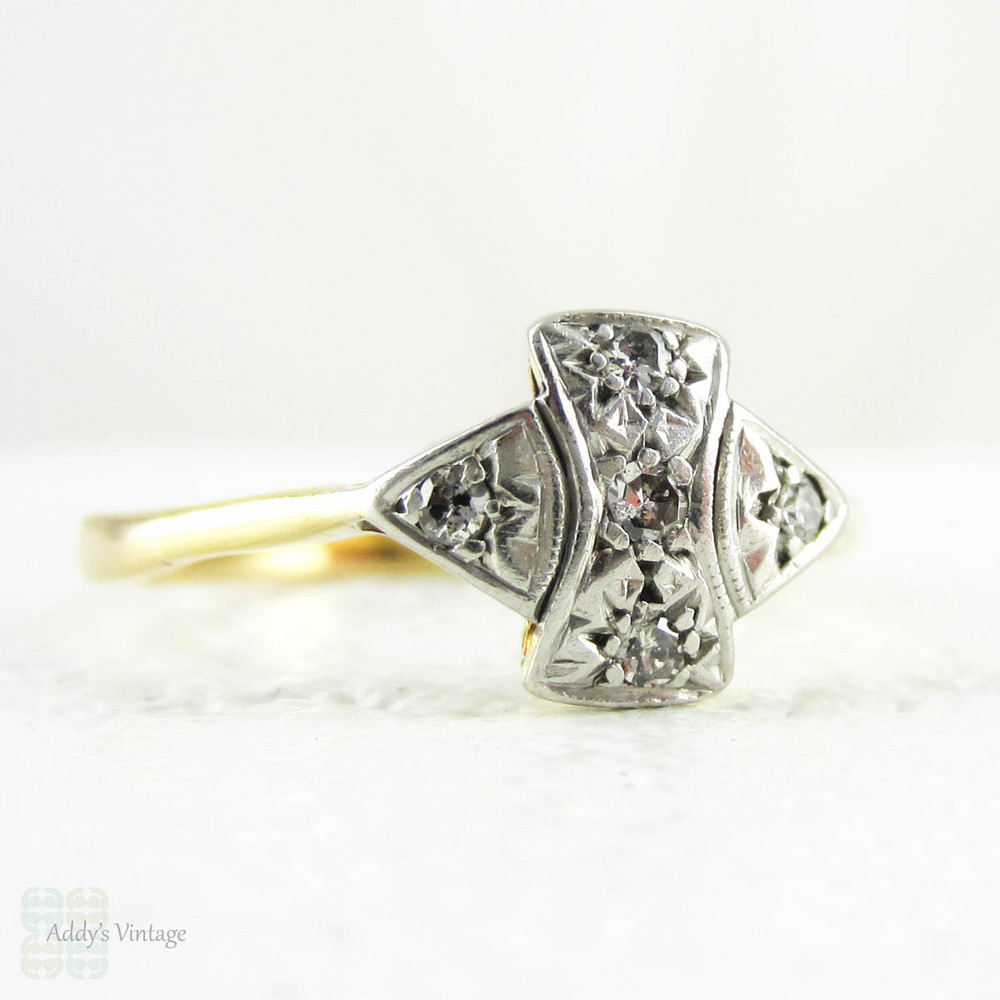 Art Deco Diamond Engagement Ring, 1920s Geometric Bow Shape Five Stone Diamond Ring in 18 Carat Gold & Platinum.