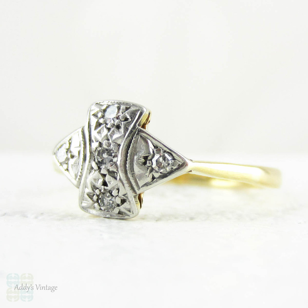 Art Deco Diamond Engagement Ring, 1920s Geometric Bow Shape Five Stone Diamond Ring in 18 Carat Gold & Platinum.