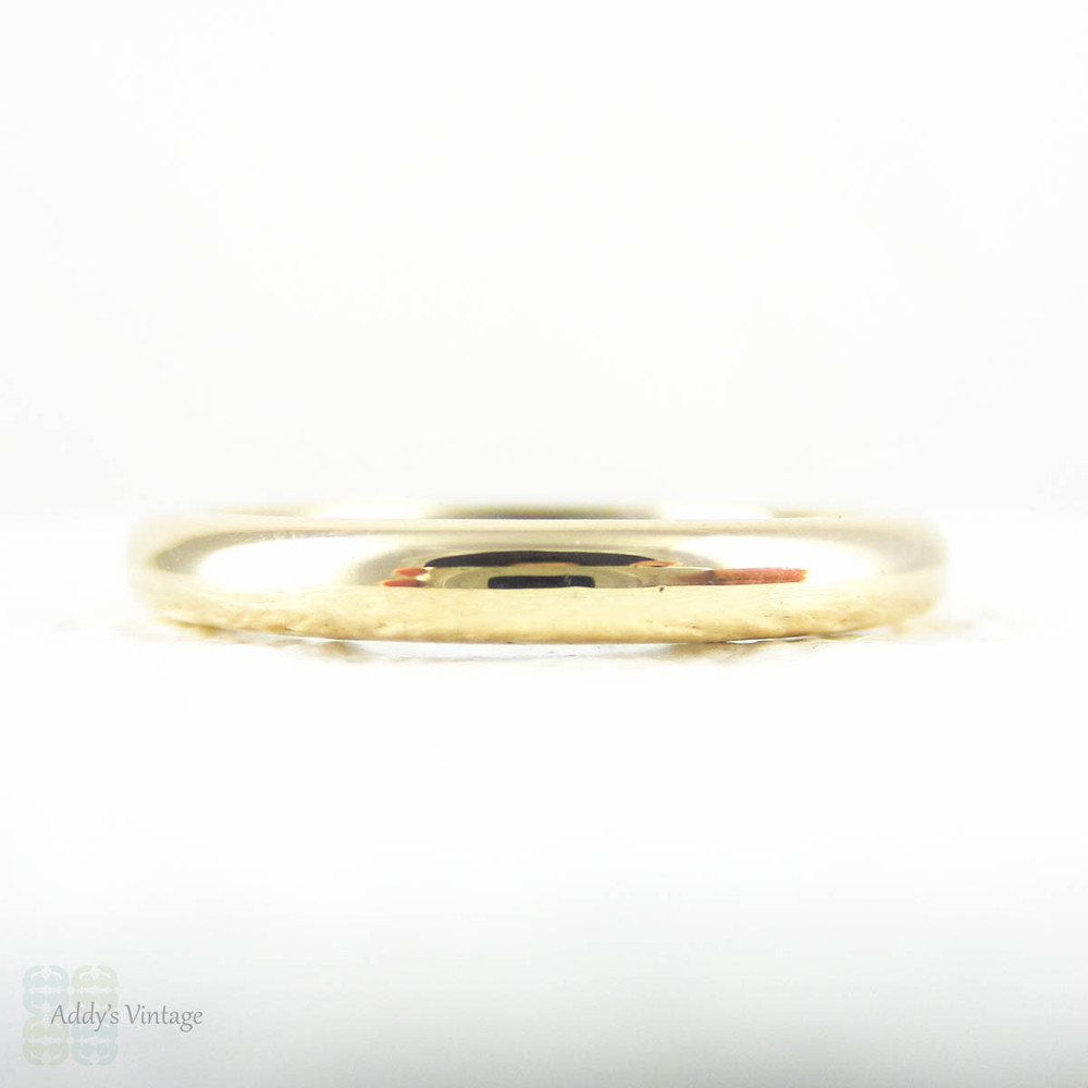 Vintage 1940s Wedding Ring, 9 Carat Yellow Gold with Platinum Lining Narrow D Shape Ladies Wedding Band.