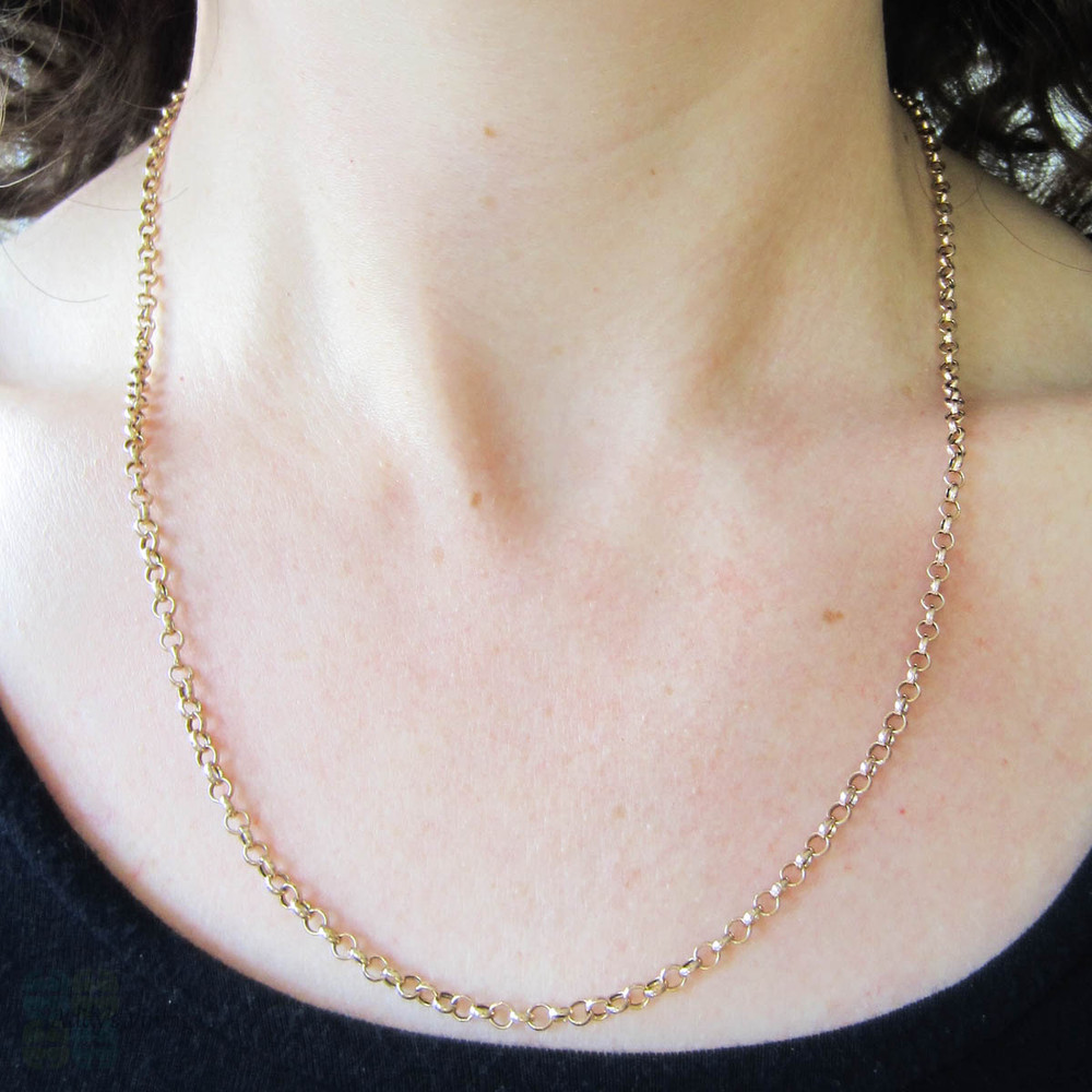 Antique 9 Carat Yellow Gold Chain Necklace, Belcher Link Style Chain with Spring Clasp. 52.5 cm / 20.75 inches long, 3.95 grams.