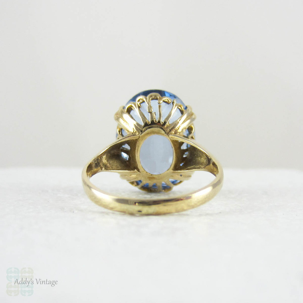 Vintage Blue Topaz Ring. Large Oval Sky Blue Topaz in Yellow Gold, 1960s.