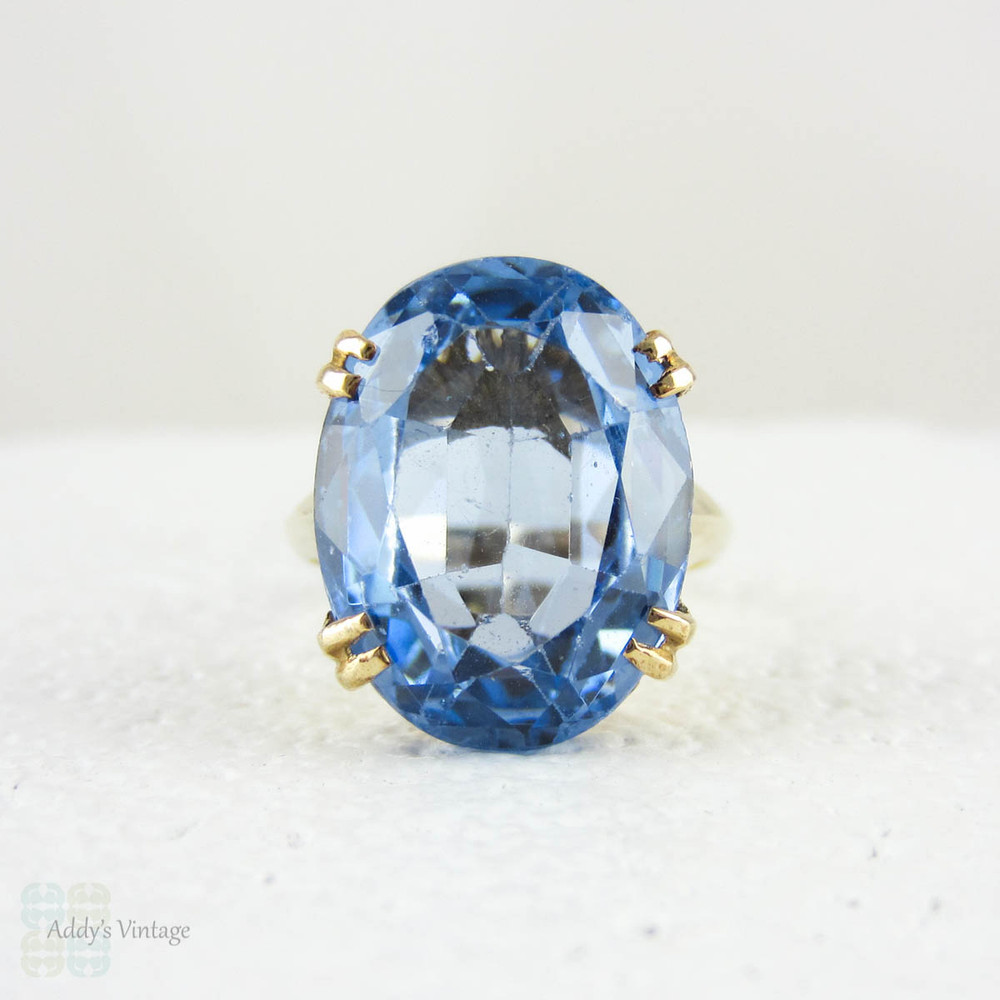 Vintage Blue Topaz Ring. Large Oval Sky Blue Topaz in Yellow Gold, 1960s.