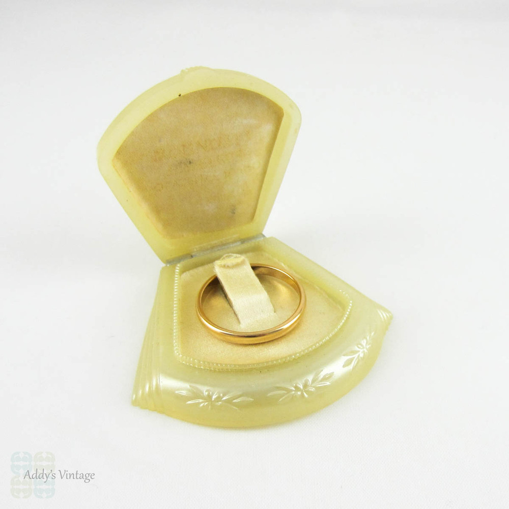 Art Deco Ring Box, Slender Wedding or Engagement Ring Display Case in Ivory Coloured Plastic, Circa 1930s.