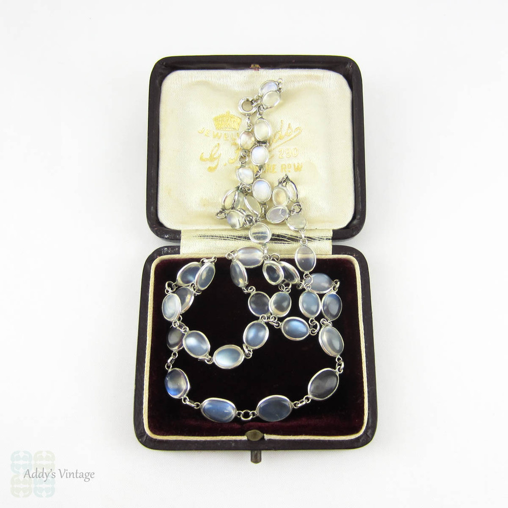 Vintage Graduated Moonstone Necklace. Matinee Length Moonstone Chain Necklace in Sterling Silver, 55.5 cm / 21.85 inches long.