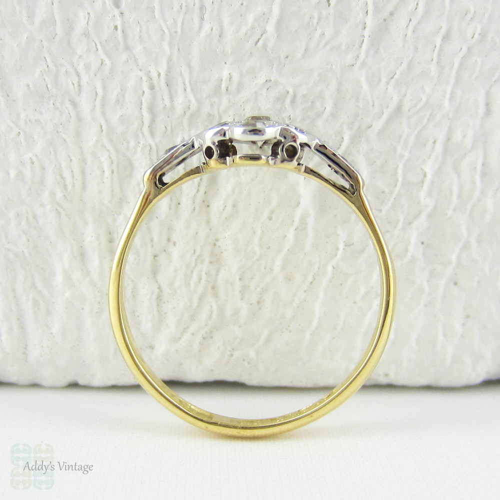 Antique Diamond Engagement Ring, Edwardian Daisy Shaped Scalloped Edged Diamond Cluster Ring. 18 Carat & Platinum, Circa 1910s.