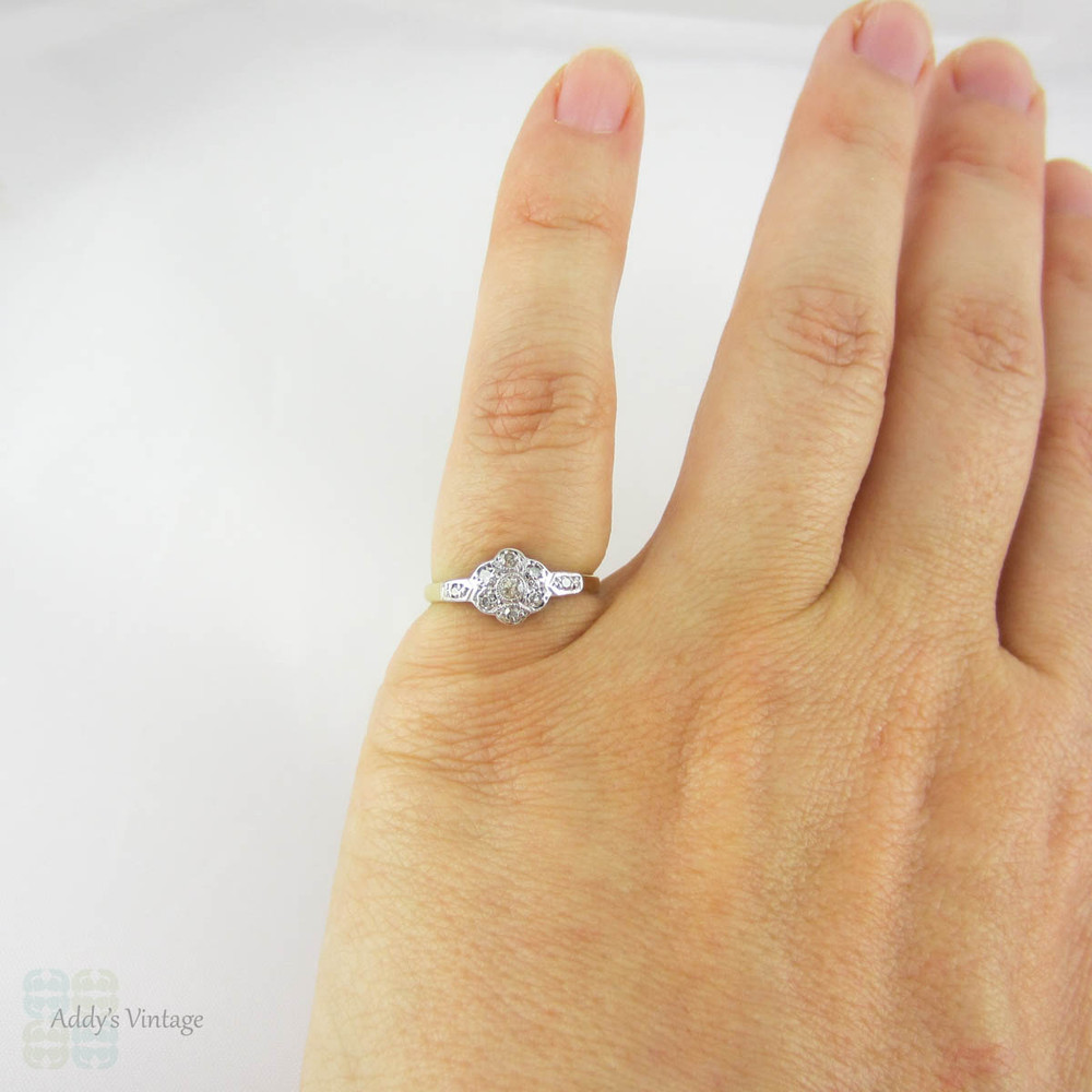 Antique Diamond Engagement Ring, Edwardian Daisy Shaped Scalloped Edged Diamond Cluster Ring. 18 Carat & Platinum, Circa 1910s.