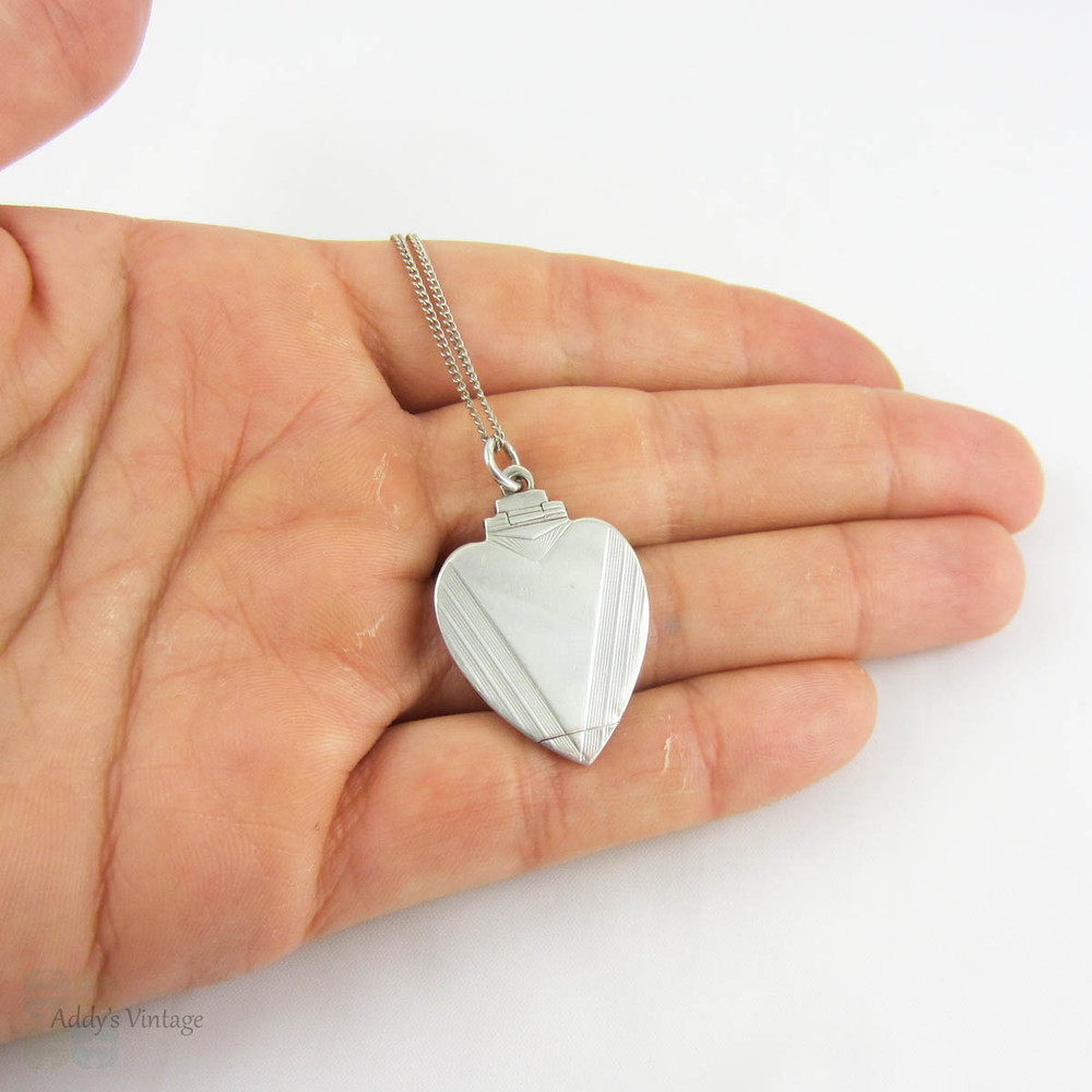 Art Deco Heart Locket, 1930s Vintage Sterling Silver Love Heart Shape Locket on 41.5 cm Silver Chain