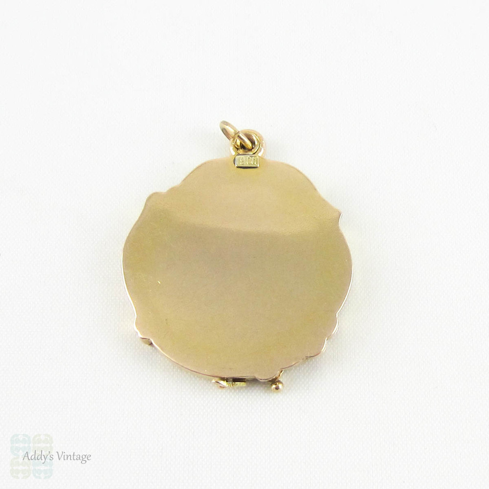 Art Nouveau Locket with Womans Figure & Floral Design, 9 Carat Yellow Gold Photograph Locket, Circa 1910s.