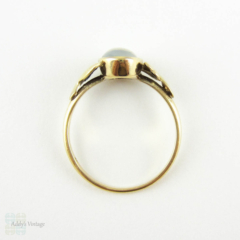 Antique Moonstone Ring, 9 Carat Yellow Gold Floral Design Single Moonstone Cabochon Ring, Early 20th Century.