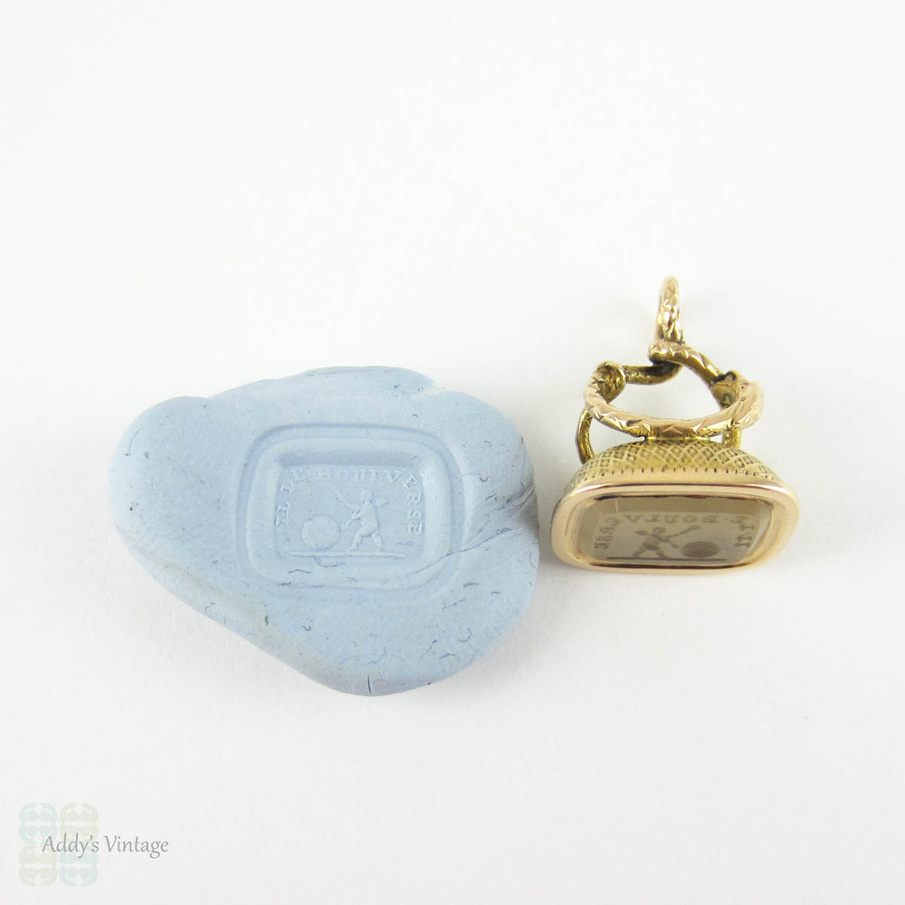 Antique Georgian Snake Seal, 15 Carat Yellow Gold Ouroboros Charm. Angel with World, Il Le Boulverse.