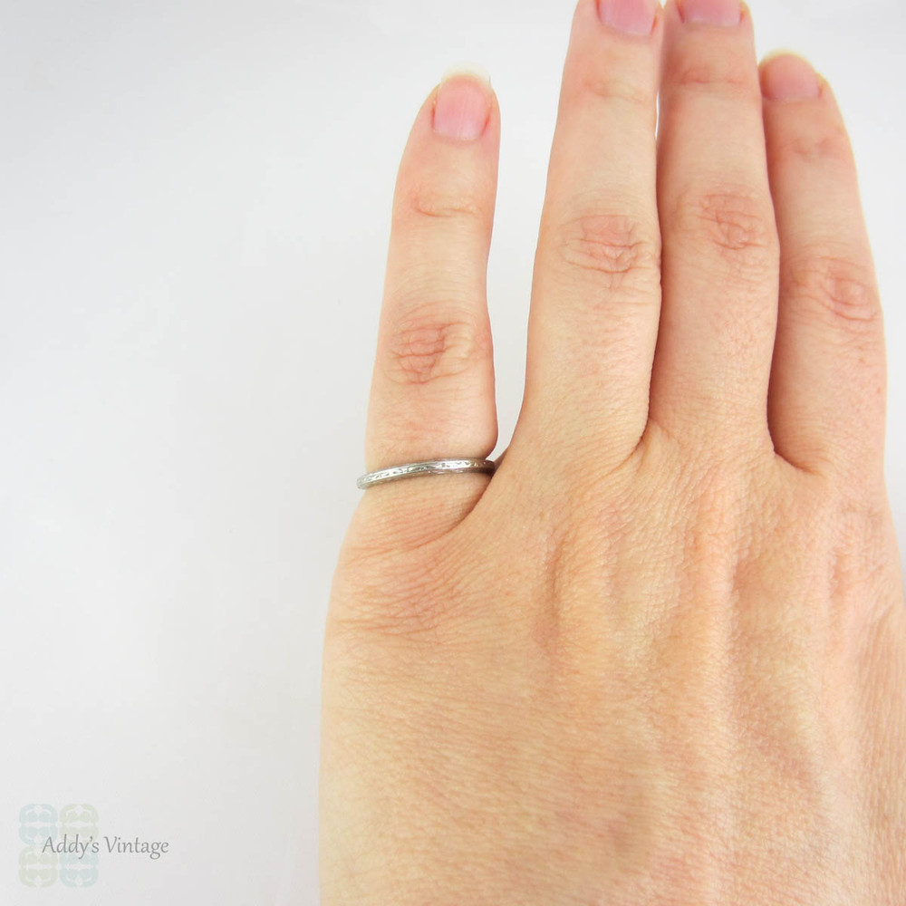 Engraved Wedding Ring, Ladies Narrow Foliate Style Design White Gold Wedding Band in 18 Carat White Gold. Circa 1930s, Size J.25 / 5.