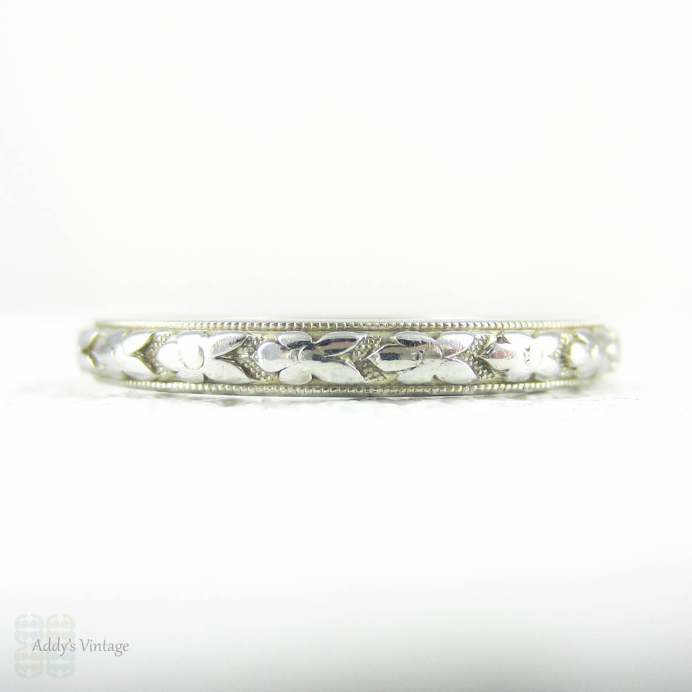 Orange Blossom Flower Wedding Ring, Engraved Floral Design & Milgrain Beading, 18 Carat White Gold. Circa 1920s, Size O.5 / 7.5.