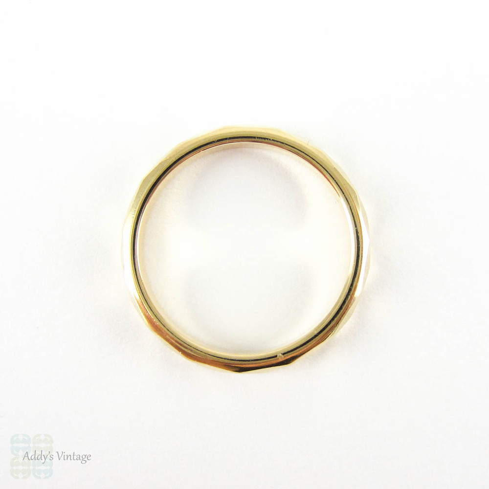 Vintage French Wedding Ring, Faceted Design Mid 20th Century Wedding Band. Circa 1950s, 18 Carat Gold, Size J / 5.