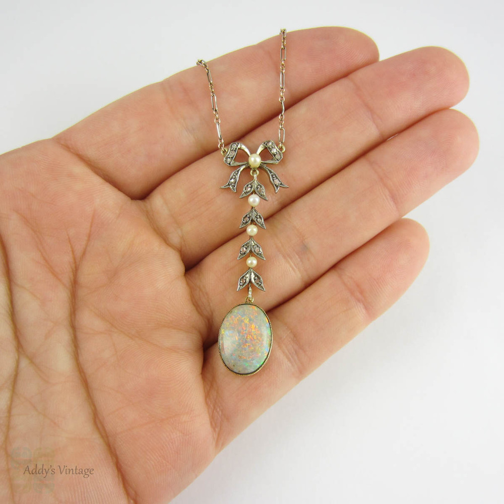 Lovely Opal Pendant 14K Yellow Gold