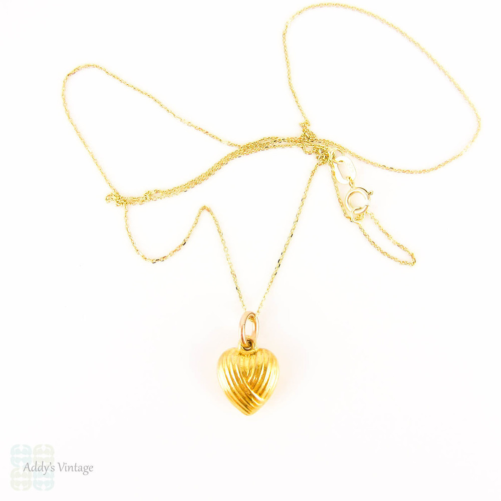 Vintage Heart Charm on 9 Carat Gold Chain, Love Heart Shape. Circa 1960s, 9 Karat Gold.