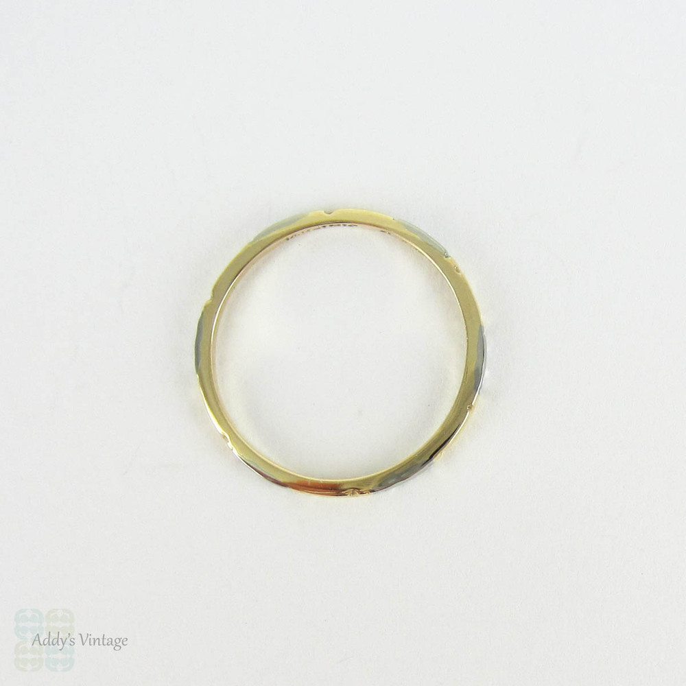 Mid Century Wedding Ring, Engraved Floral Pattern in 18 Carat Yellow with 14 Karat White Gold Accents. Circa 1940s, Size M / 6.25.