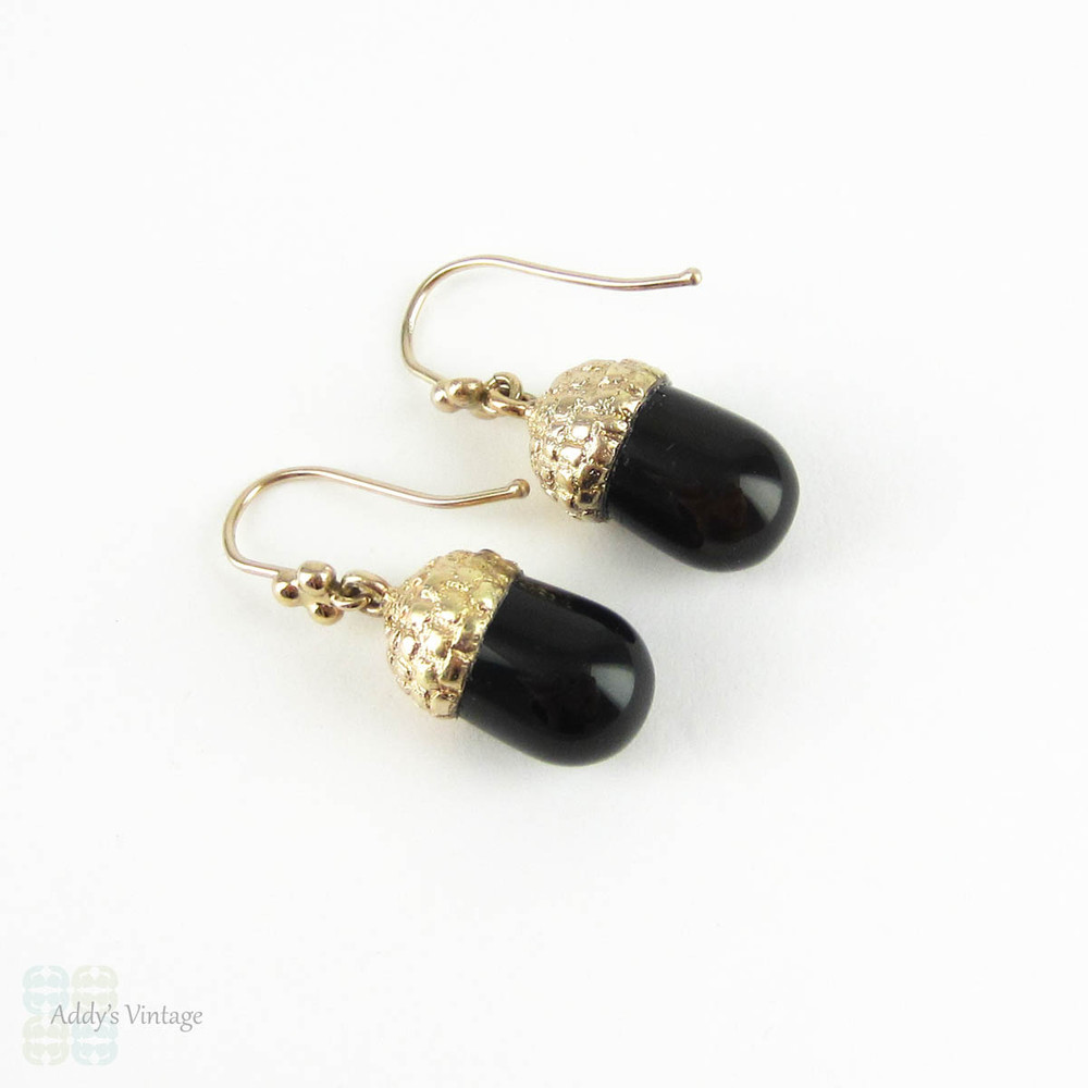 Victorian Onyx Acorn Earrings in 9 Carat Yellow Gold, Antique Acorn Drop Earrings. Circa 1860s.