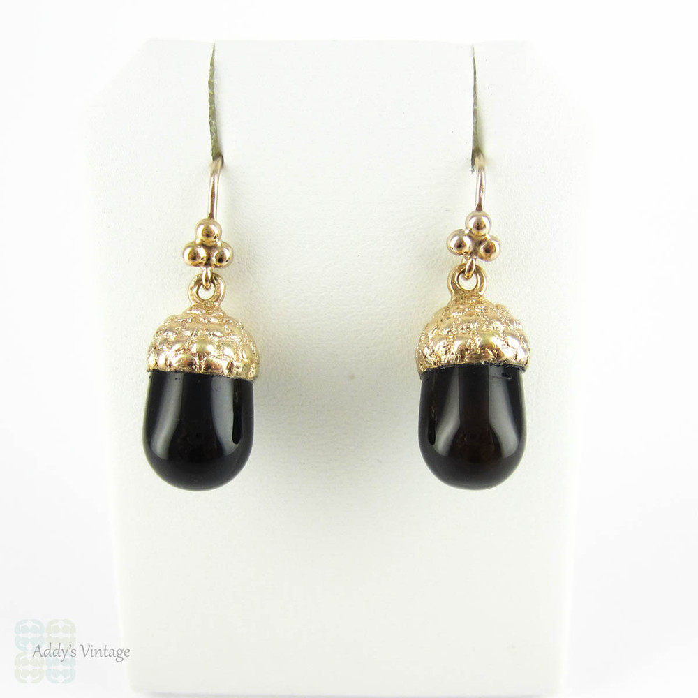 Victorian Onyx Acorn Earrings in 9 Carat Yellow Gold, Antique Acorn Drop Earrings. Circa 1860s.