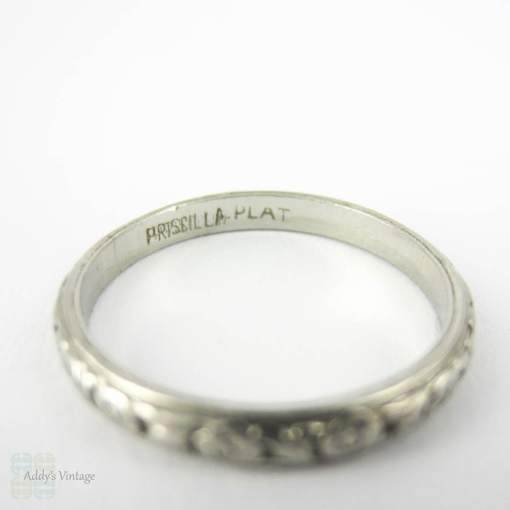 Art Deco Engraved Platinum Wedding Ring, Flower & Leaf Pattern Design. Circa 1920s, Size J.25 / 5.