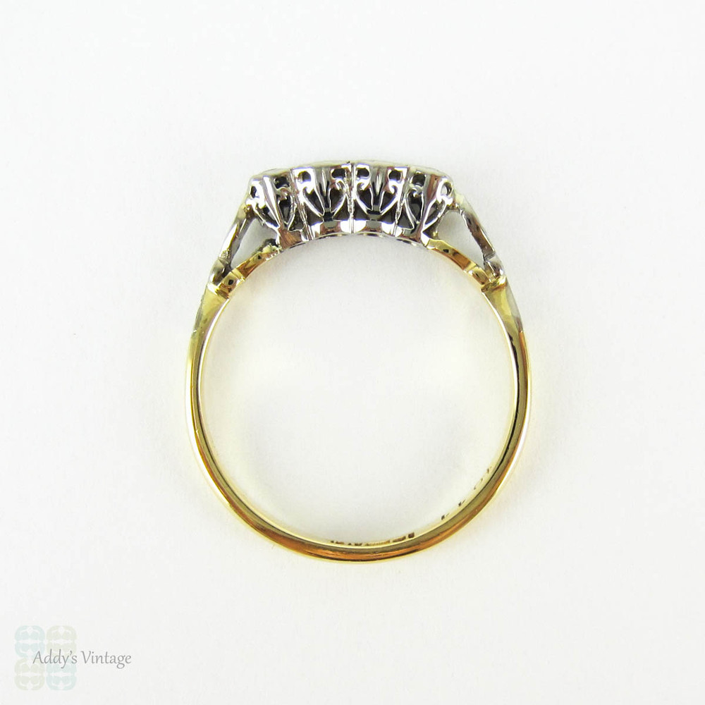 Vintage Diamond Wedding Ring, Four Stone Illusion Set Diamond Band. Circa 1940s, 18 Carat Yellow Gold & Platinum.