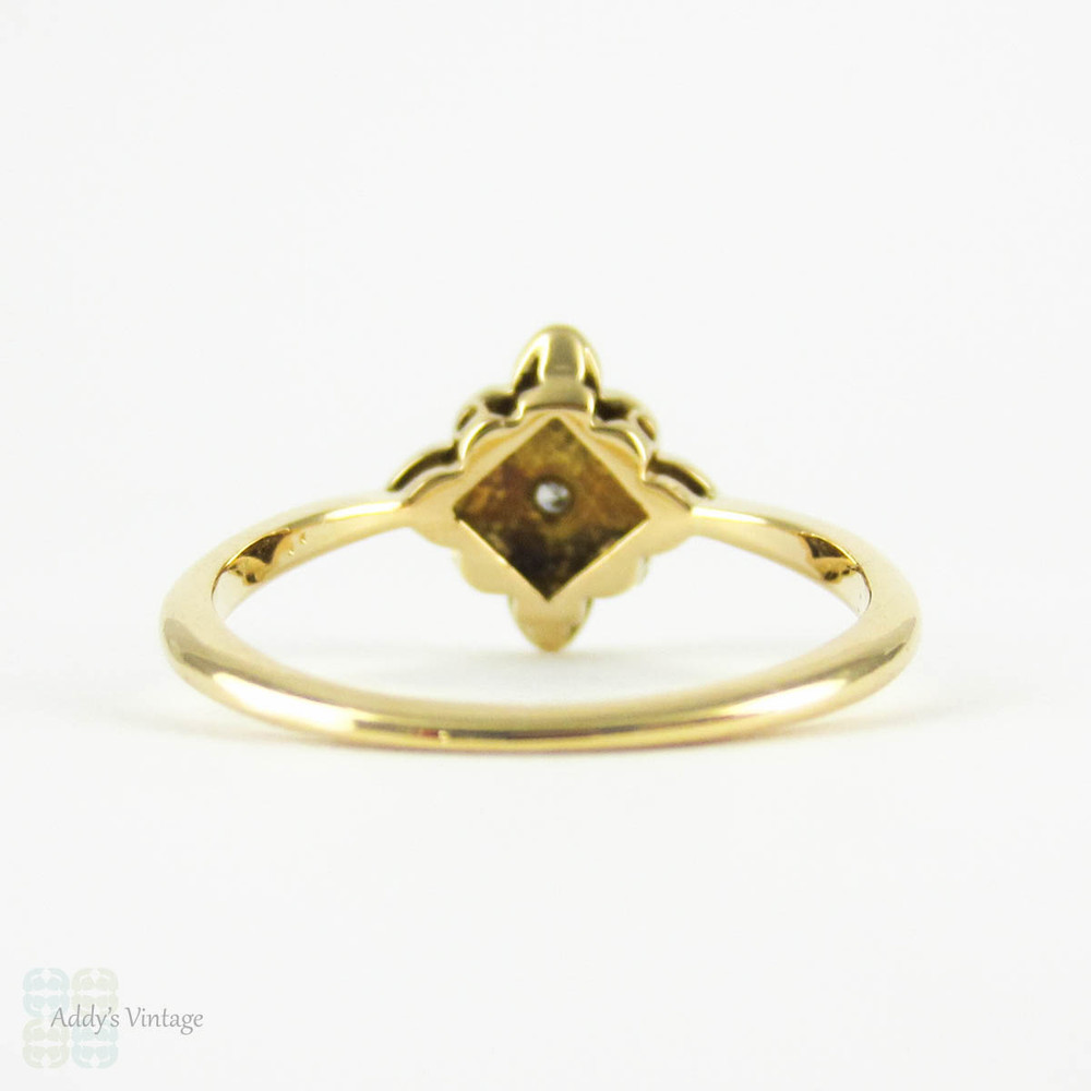 Art Deco Square Shaped Diamond Ring, Scalloped Edge Five Stone Engagement Ring. Circa 1920s, 18ct & Platinum.