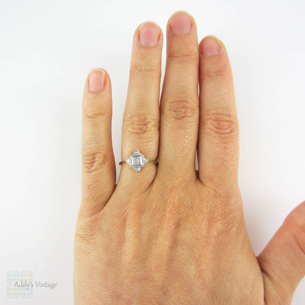 Art Deco Square Shaped Diamond Ring, Scalloped Edge Five Stone Engagement Ring. Circa 1920s, 18ct & Platinum.