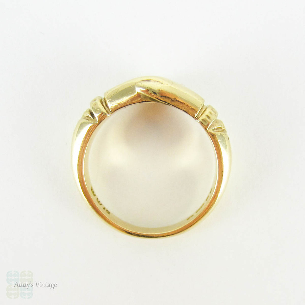 Vintage Fede Clasped Hands Ring, 9 Carat Yellow Gold Joint Hands Wedding Band. Circa 1970s.