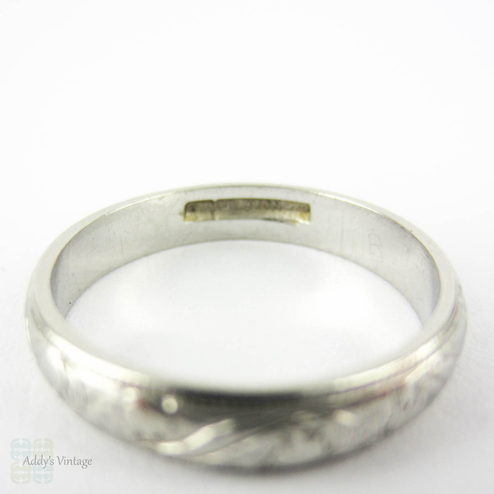 Art Deco Platinum Wedding Ring, Engraved Foliate Snowdrop Design Band with Milgrain Beading. Circa 1930s, Size N.5 / 7.
