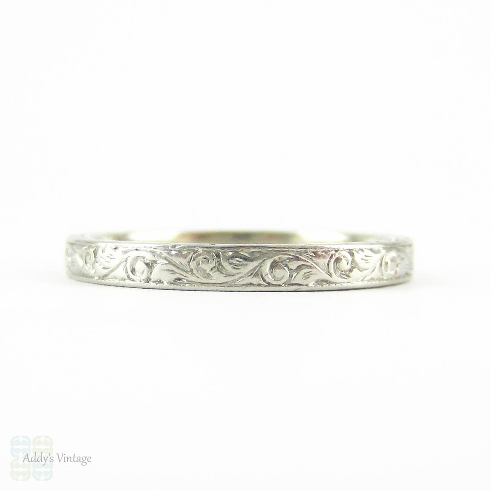 Antique Platinum Engraved Wedding Ring, Foliate Style Scrolling Design Wedding Band. Circa 1900, Size L / 5.75.