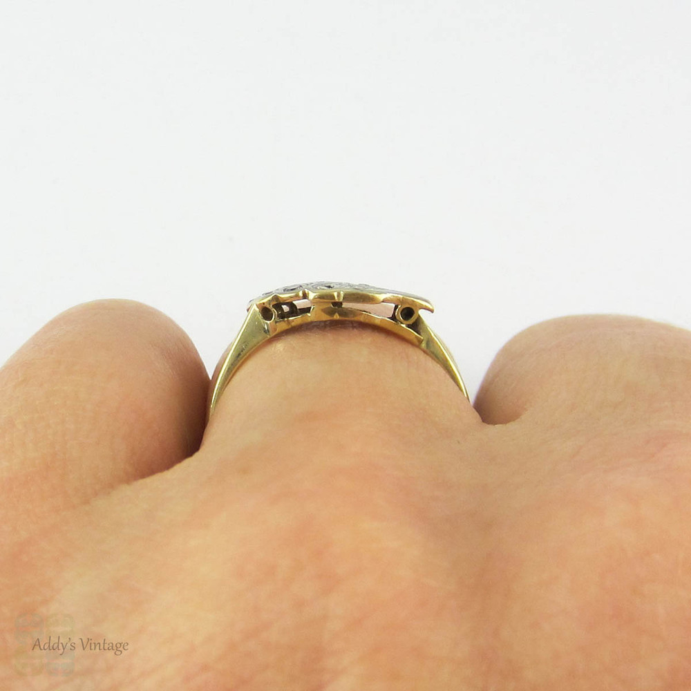 Art Deco Leaf Design Diamond Ring, Engraved Platinum Leaf on 18ct Yellow Gold Band. Unusual Design, Circa 1930s.