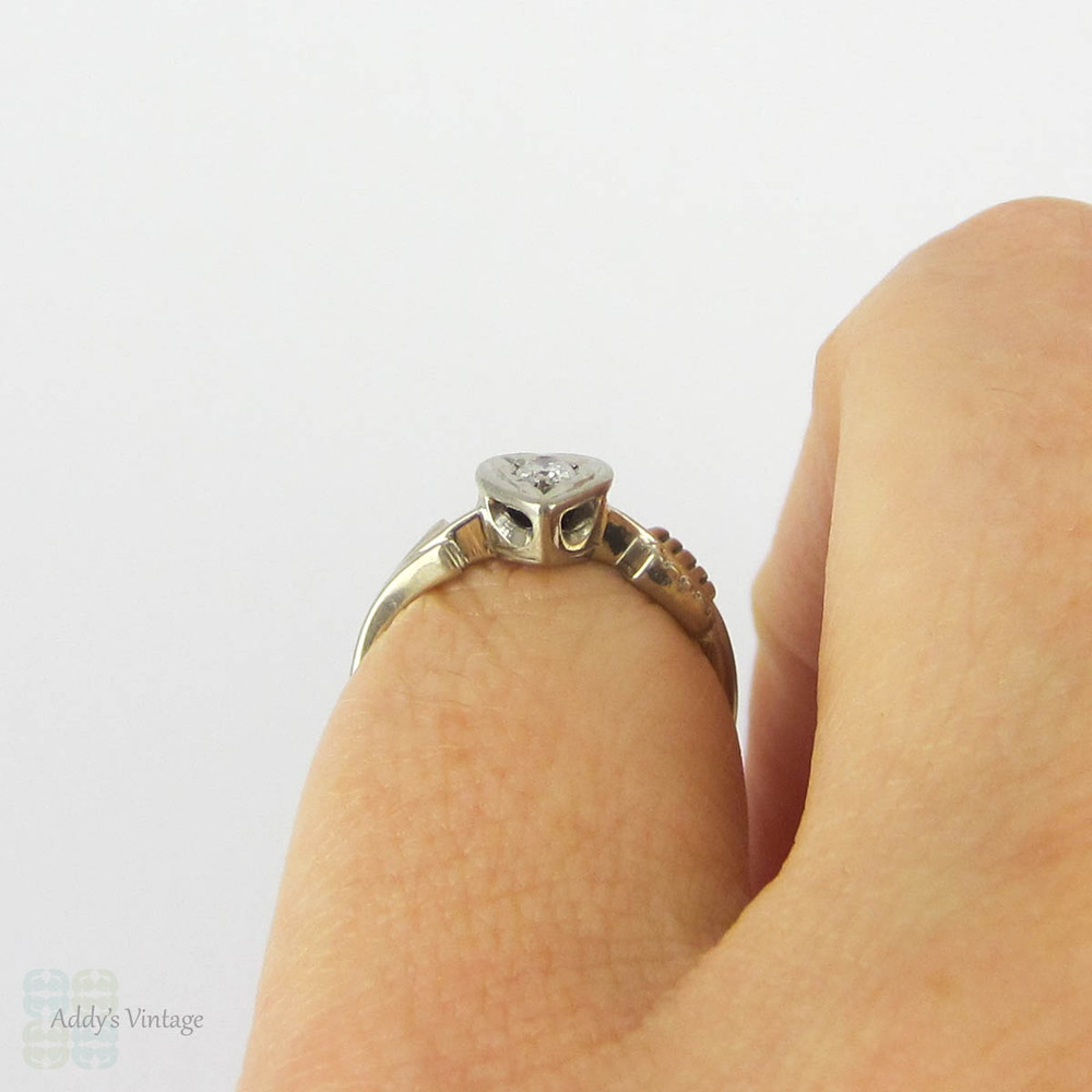 Vintage Heart & Arrow Diamond Ring, Love Heart with Arrow Shape Diamond Single Stone Ring. Circa 1960s, 18ct Gold.