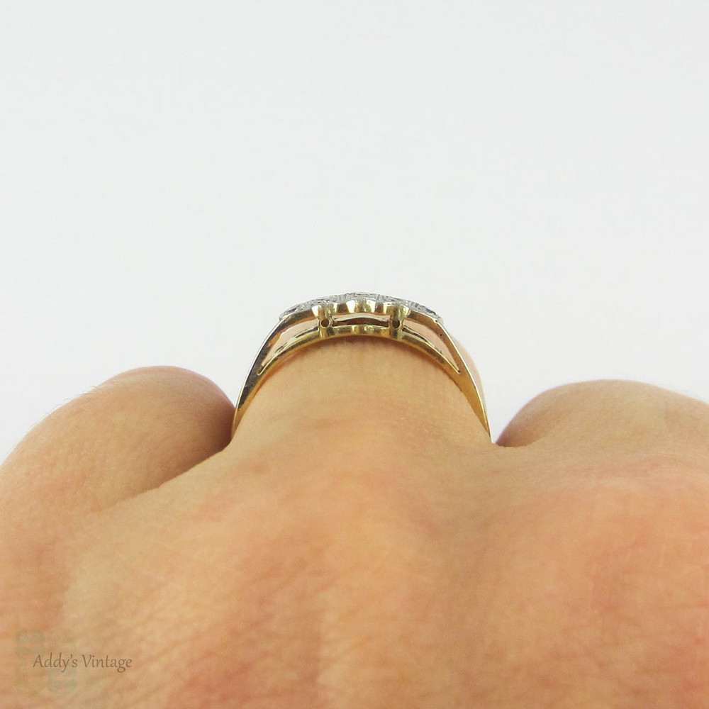 Antique Five Stone Diamond Ring, Unique Crown Fluted Shape with Scalloped Edges. Circa 1910s, 18ct & Pt.