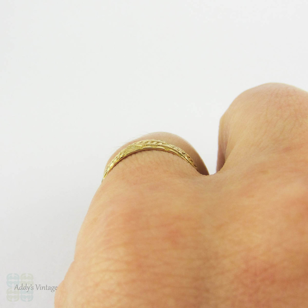 RESERVED. Victorian 18ct Fern Leaf Pattern Ring, Antique Wide Engraved Wedding Band in 18 Carat Gold. Mizpah, 1890s Hallmarks, Size K / 5.3.