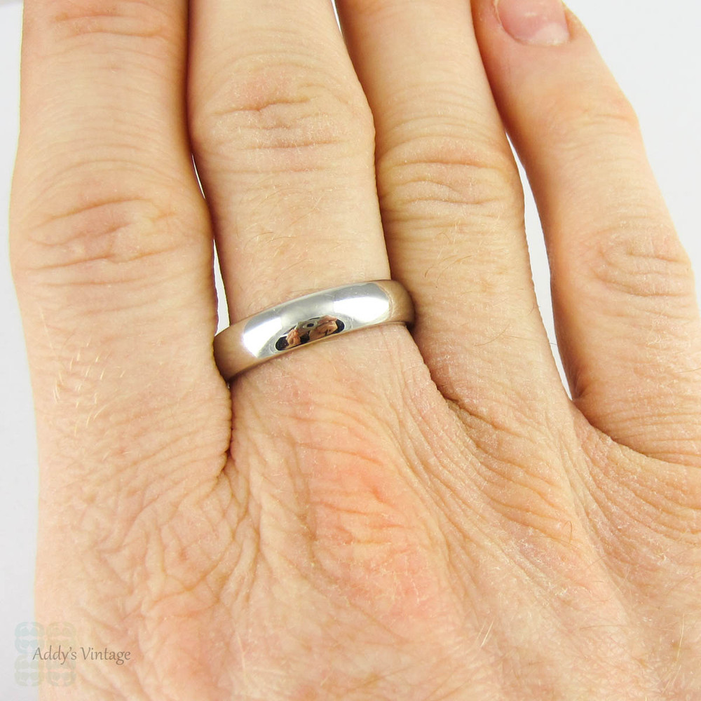 Men's Platinum Wedding Ring. Simple & Heavy 5 mm Light Court Comfort Fit Wedding Band. Size U.5 / 10.25, 12.3 grams.