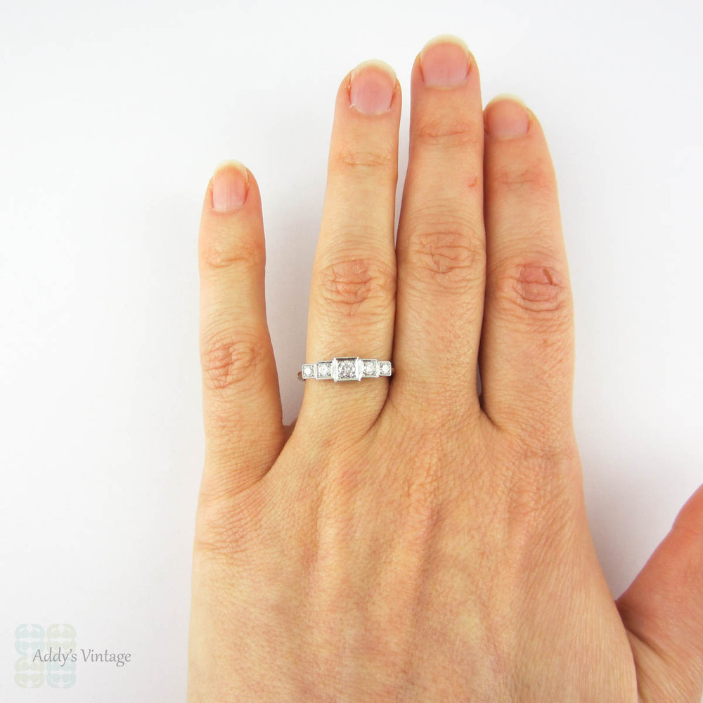 Five Stone Diamond Wedding Ring, Vintage Graduated Design Square Set Engagement Ring. Circa 1940s, 18ct PLAT.