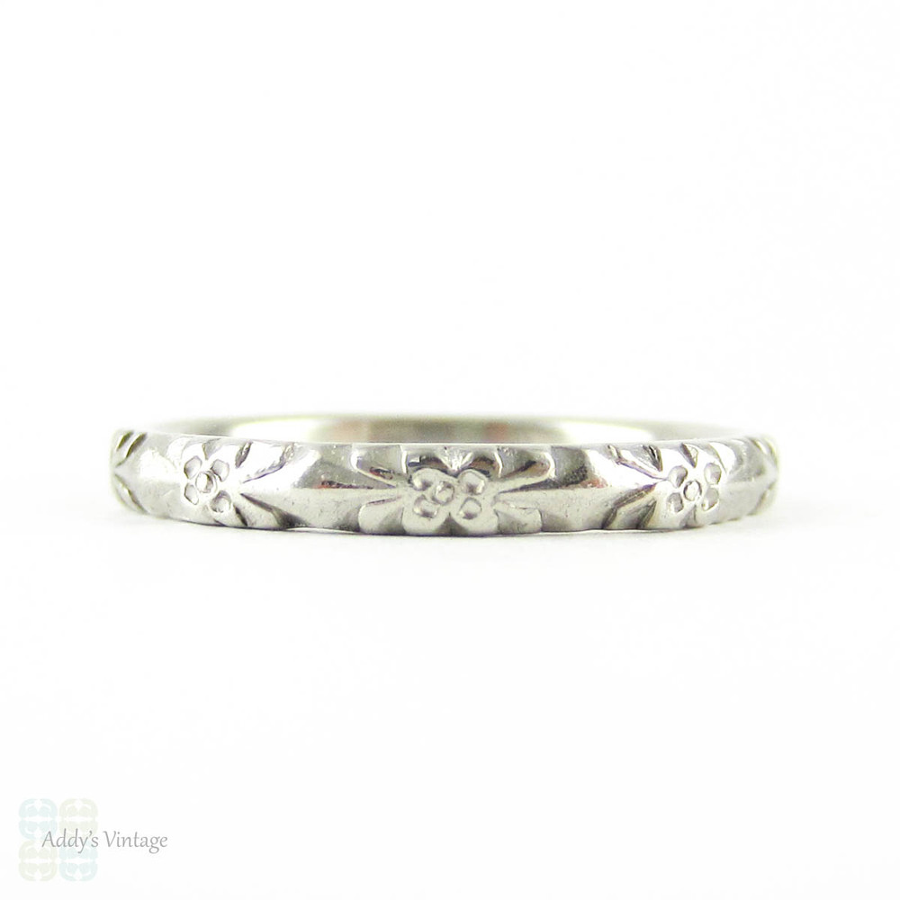 Art Deco Engraved Wedding Ring, Flower Blossom & Leaf Design in Platinum. Court Comfort Fit Narrow Band. Size M / 6.25.