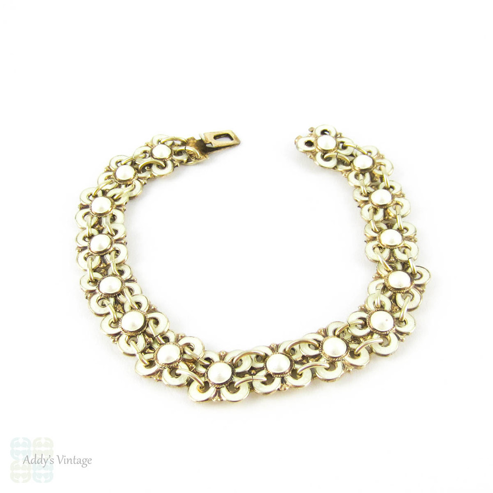 Mid Century White Enamel Bracelet Willy Winnaess for David-Andersen, Floral Design Link Bracelet. Sterling Silver, Circa 1950s.