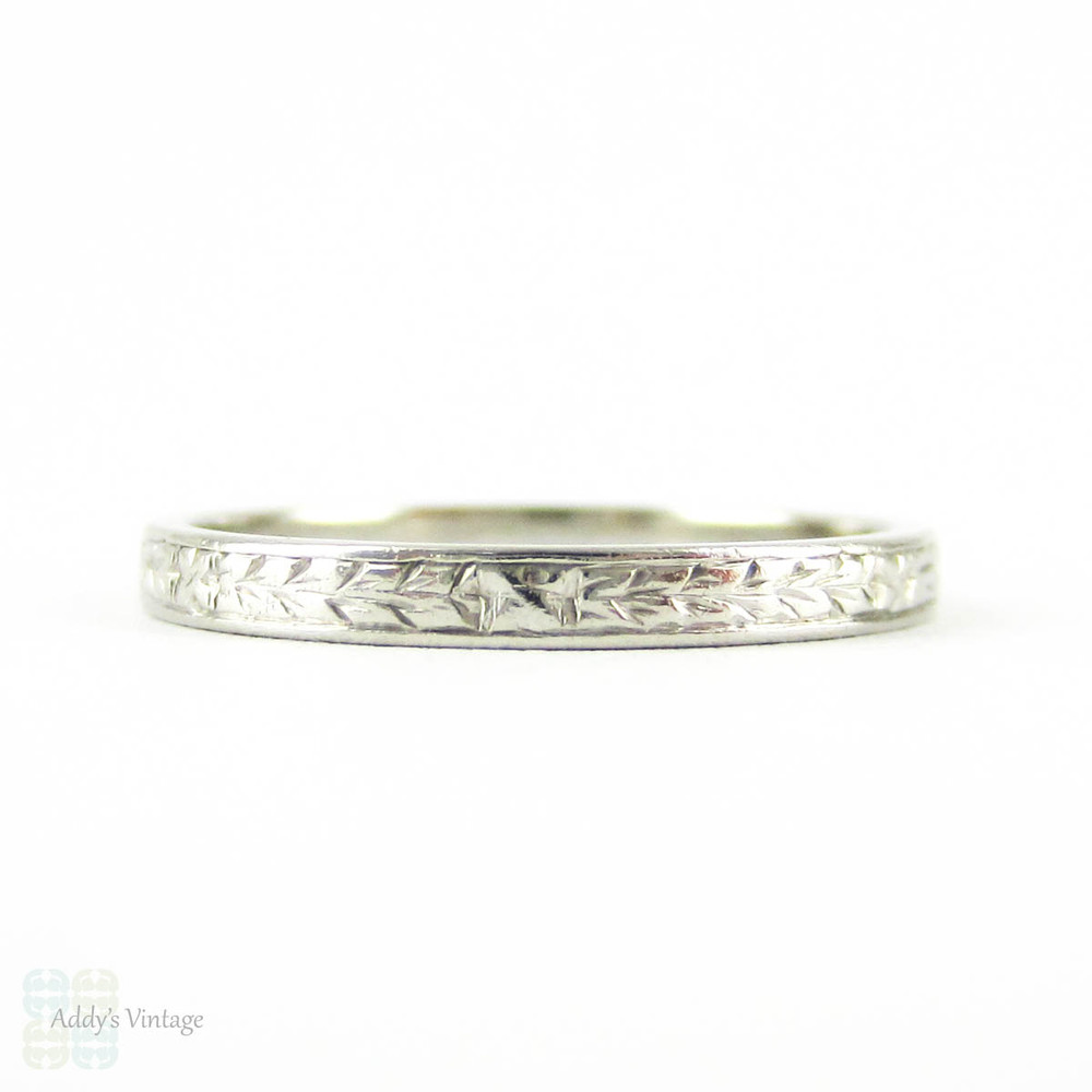 Antique Engraved Platinum Wedding Ring, Narrow Floral Design Ladies Edwardian Wedding Band. Circa 1910s, Size L / 5.75.