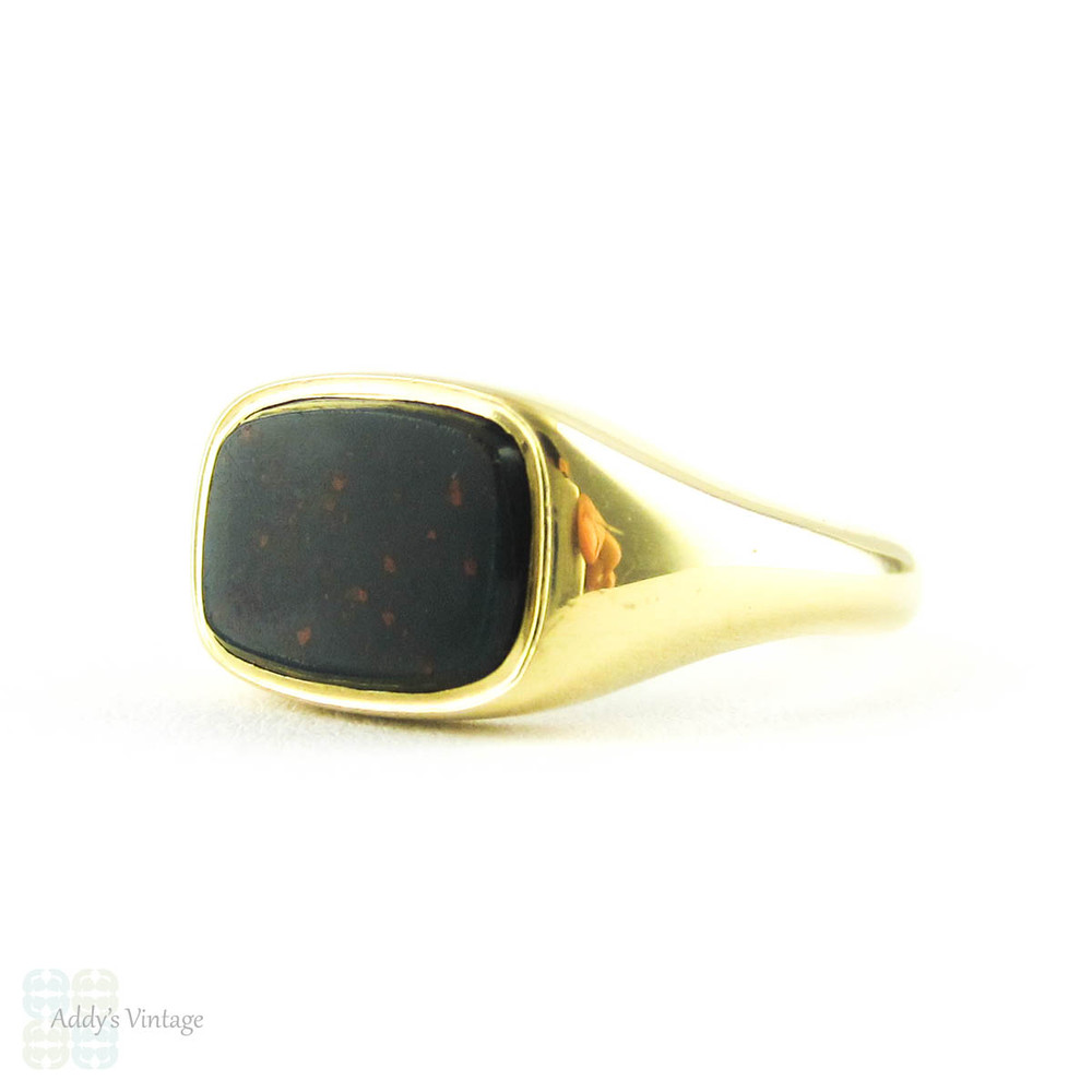 Bloodstone 18ct Signet Ring, Art Deco 1920s Yellow Gold Blank Men's or Women's Signet Ring.