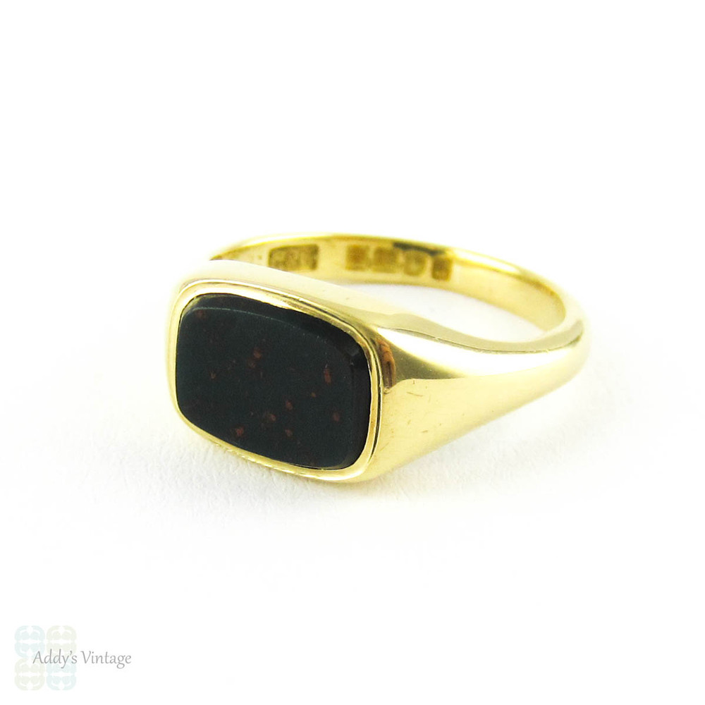 Bloodstone 18ct Signet Ring, Art Deco 1920s Yellow Gold Blank Men's or Women's Signet Ring.