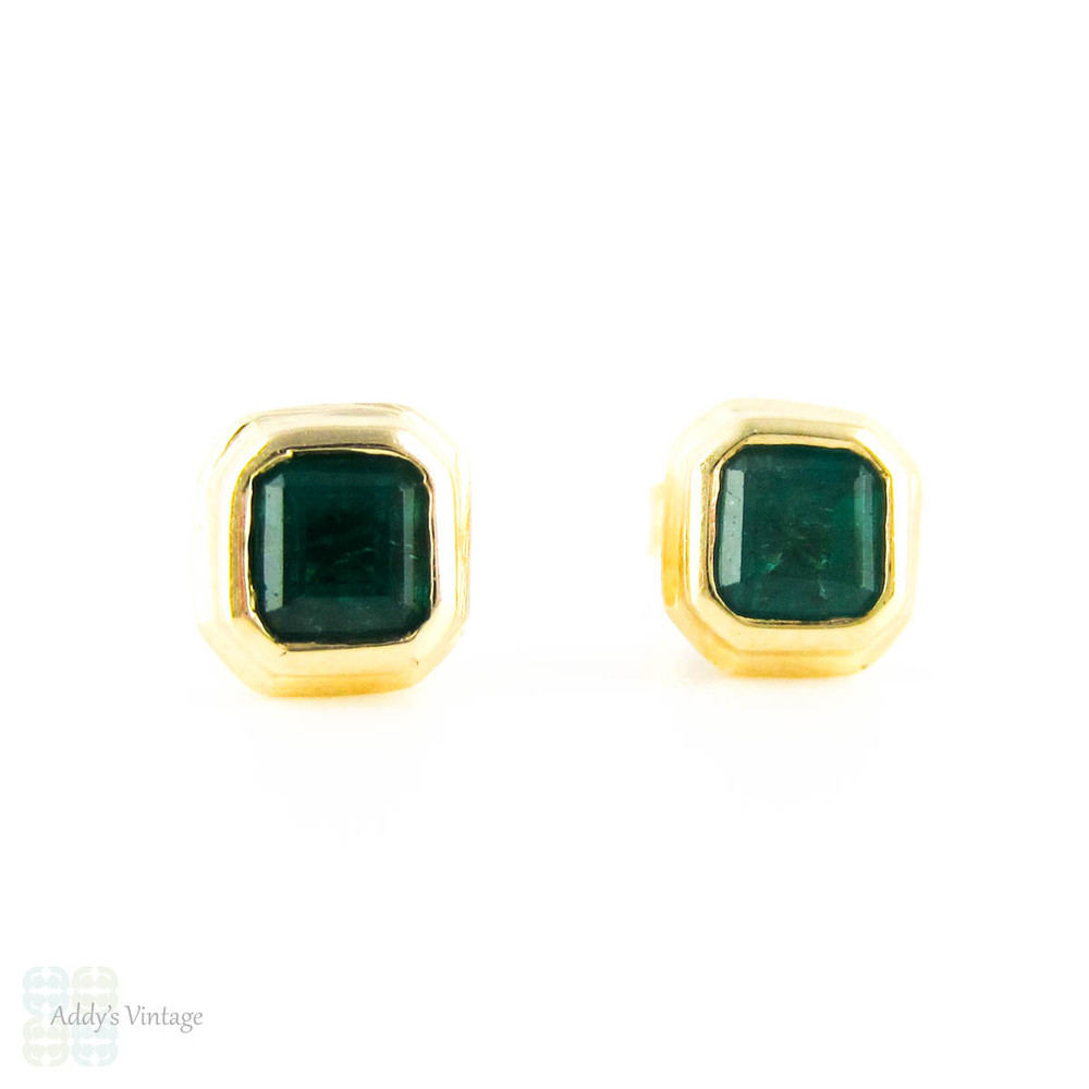 Ladies Pear Shape Green Emerald Stud Earrings – HANIKEN JEWELERS NEW-YORK