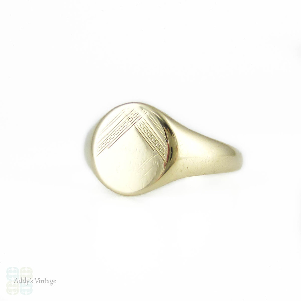 Vintage 9 Carat Gold Signet Ring, Oval Cartouche For Engraving. Mens or Womens Ring, Circa 1950s.
