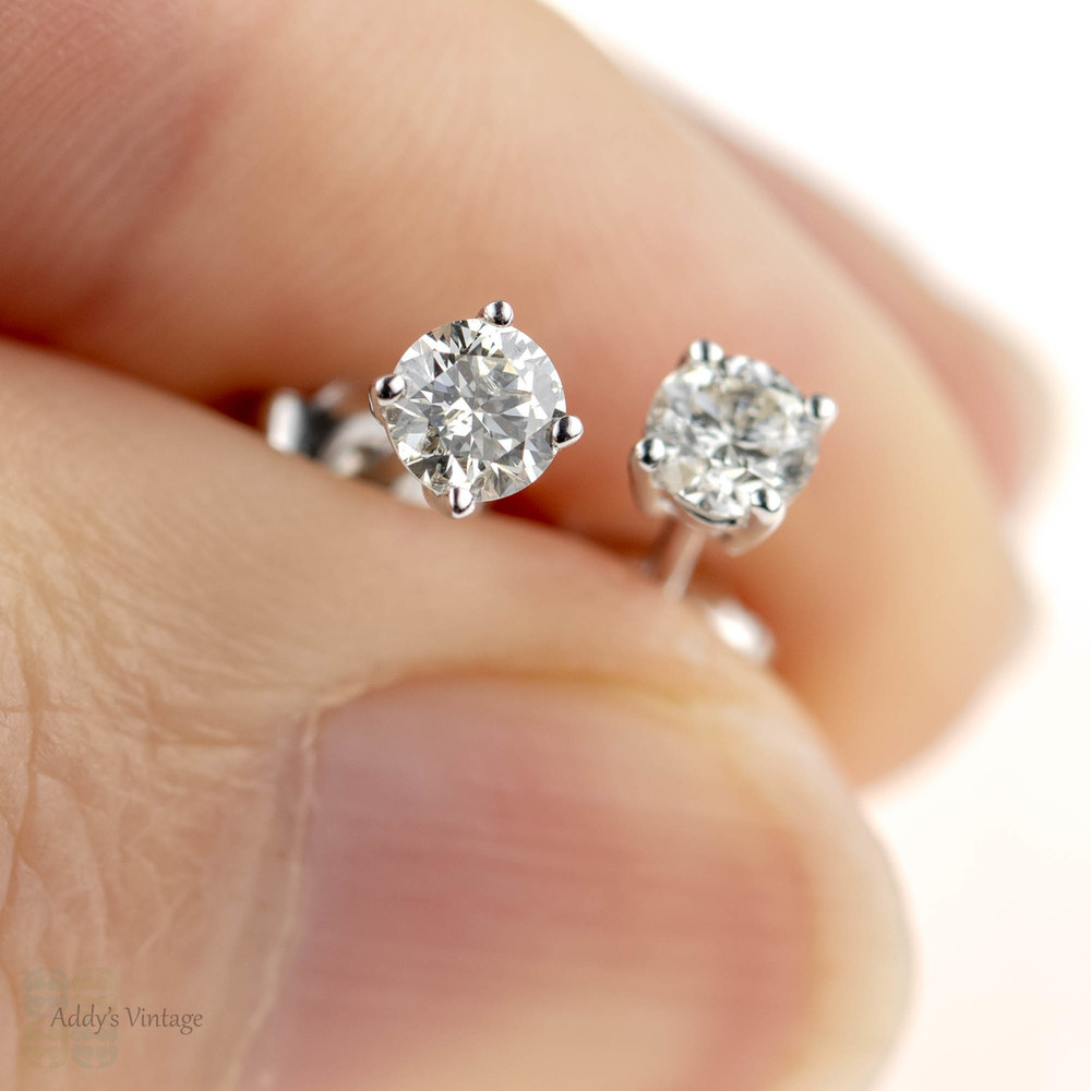 Classic Diamond Stud Earrings, 18k 18ct White Gold 0.40 ctw Diamond Studs.