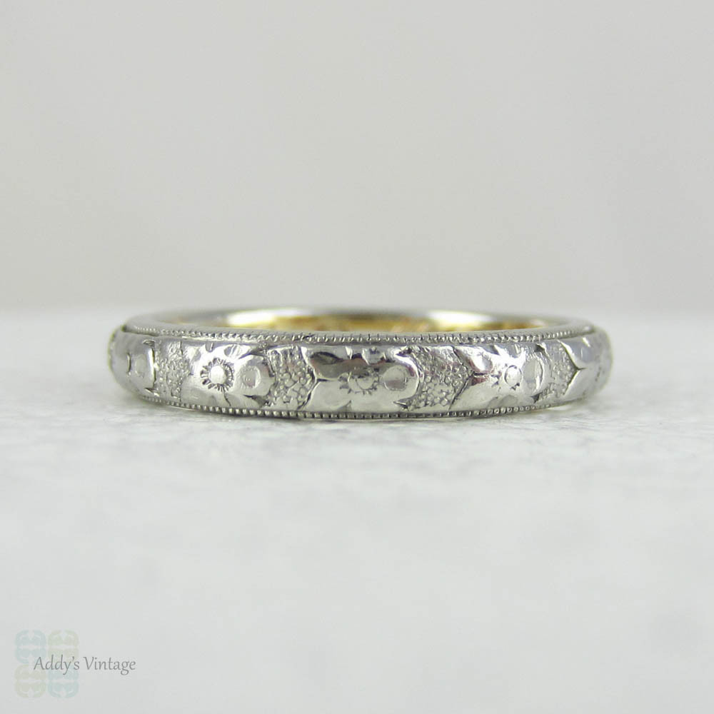 Art Deco Platinum & Yellow Gold Engraved Wedding Ring. Two Tone Orange Blossom Flower Wedding Band, Circa 1910s.