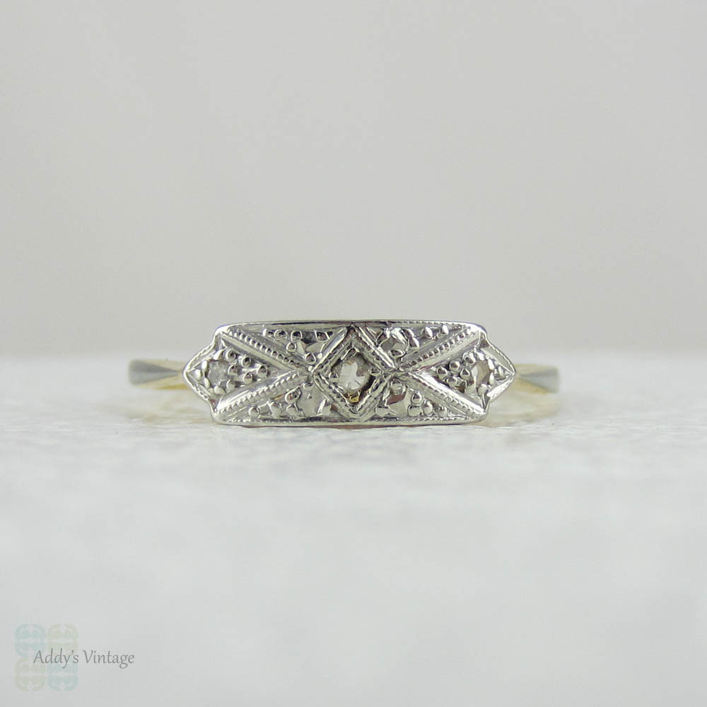 Dainty Art Deco Rose Cut Diamond Trilogy Ring. Diamond Three Stone Wedding Ring, Circa 1920s.