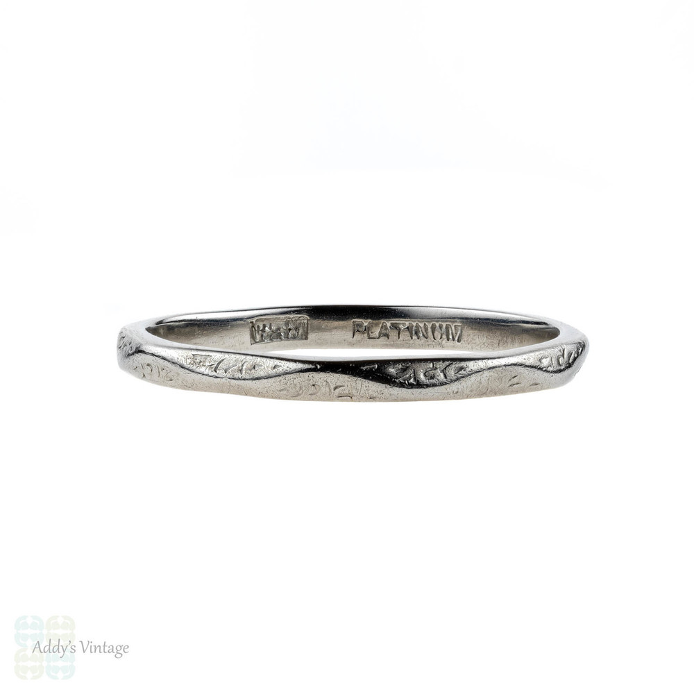 1950s Engraved Platinum Wedding Ring, Faceted Mid Century Ladies Band. Size Q.5 / 8.5.