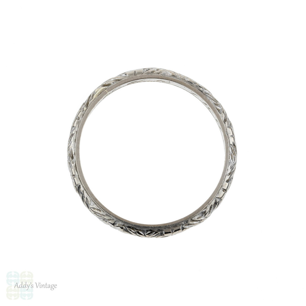 Vintage 18k White Gold Engraved Wedding Ring, Flower Engraving Ladies Band. Size M.5 / 6.5.