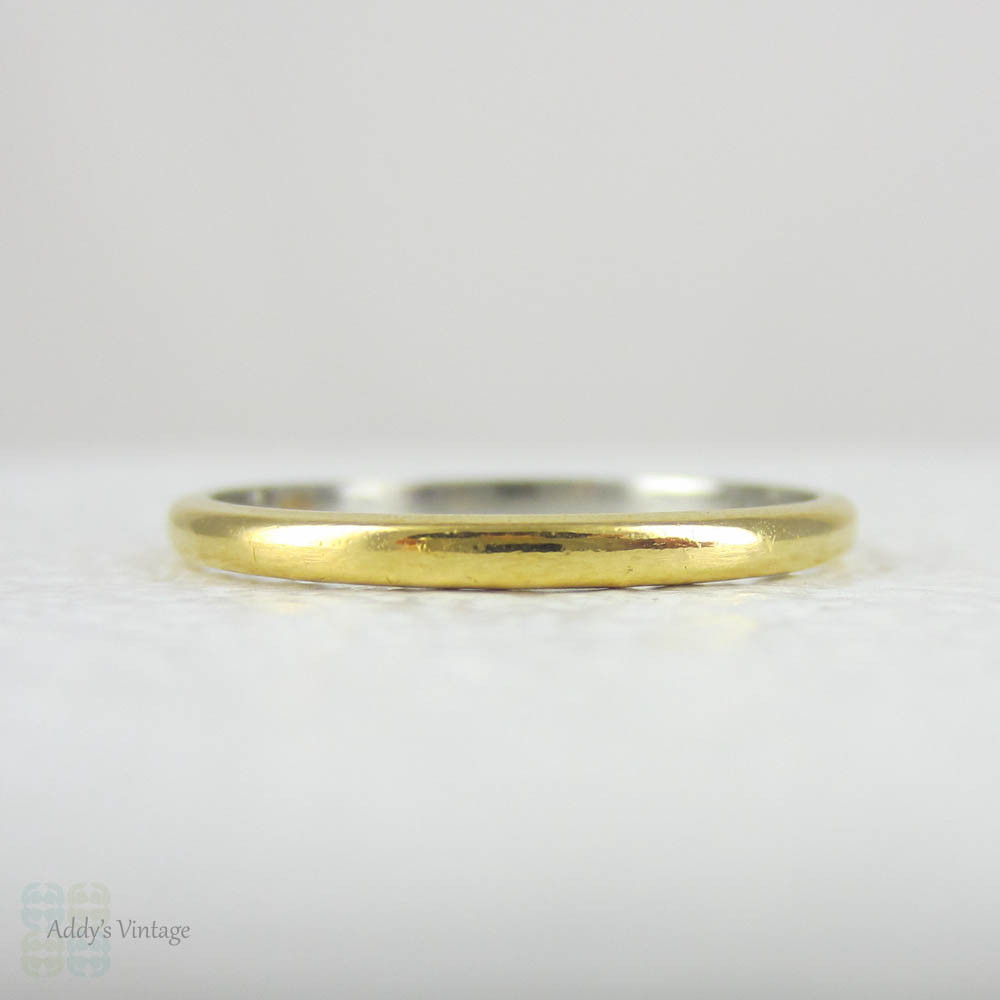Antique Yellow Gold & Platinum Wedding Ring. Platinum Lined 18 Carat Yellow Gold Band, Early 20th Century.