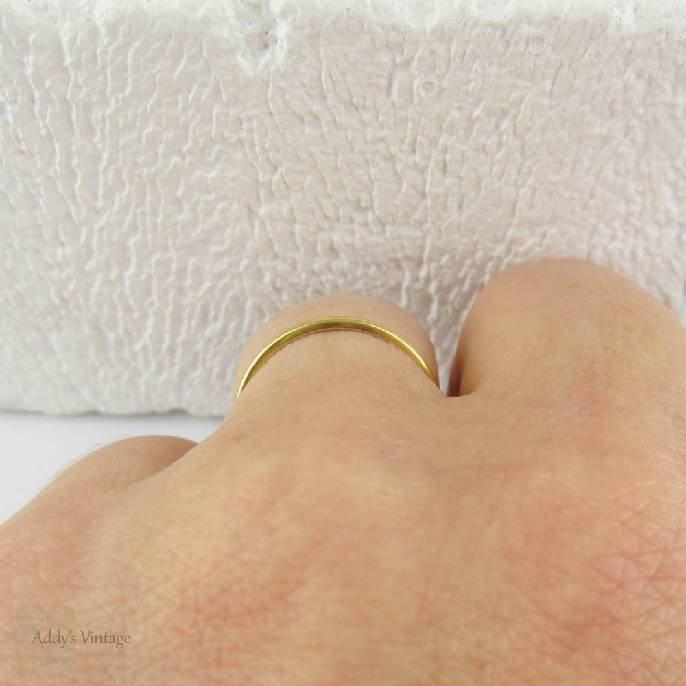 Antique Yellow Gold & Platinum Wedding Ring. Platinum Lined 18 Carat Yellow Gold Band, Early 20th Century.